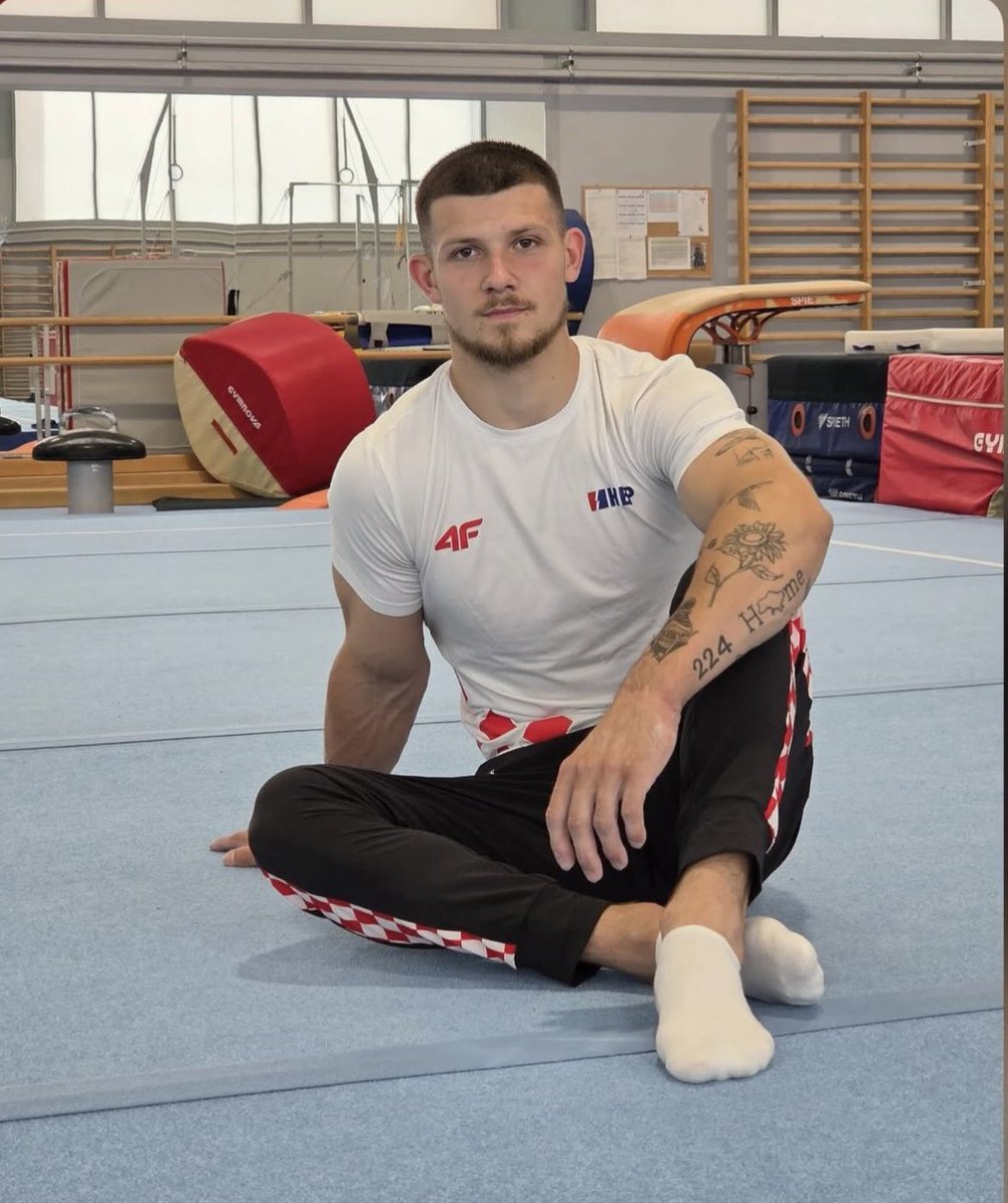 spotgym_'s tweet photo. Sa période de carence est terminée ! Ilia Kovtun qui évoluait jusque-là avec l’Ukraine, peut désormais représenter la Croatie. Il participera à sa 1ere compétition sous ses nouvelles couleurs en août prochain, lors des championnats d’Europe.

Photo Instagram Osijek Gymnastics https://t.co/UhtZxlOQ55