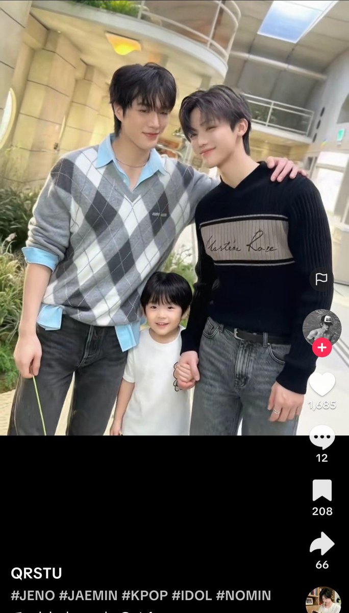 LJNGUARD's tweet photo. ‼️ REPORT &amp; BLOCK ‼️

Report Multiple the AI content as :

• missinformation-AI generated content 
• spams

DO NOT ENGAGE, reply if you done

• https://t.co/qL8vBEmVxN https://t.co/qvFo4GaoUH