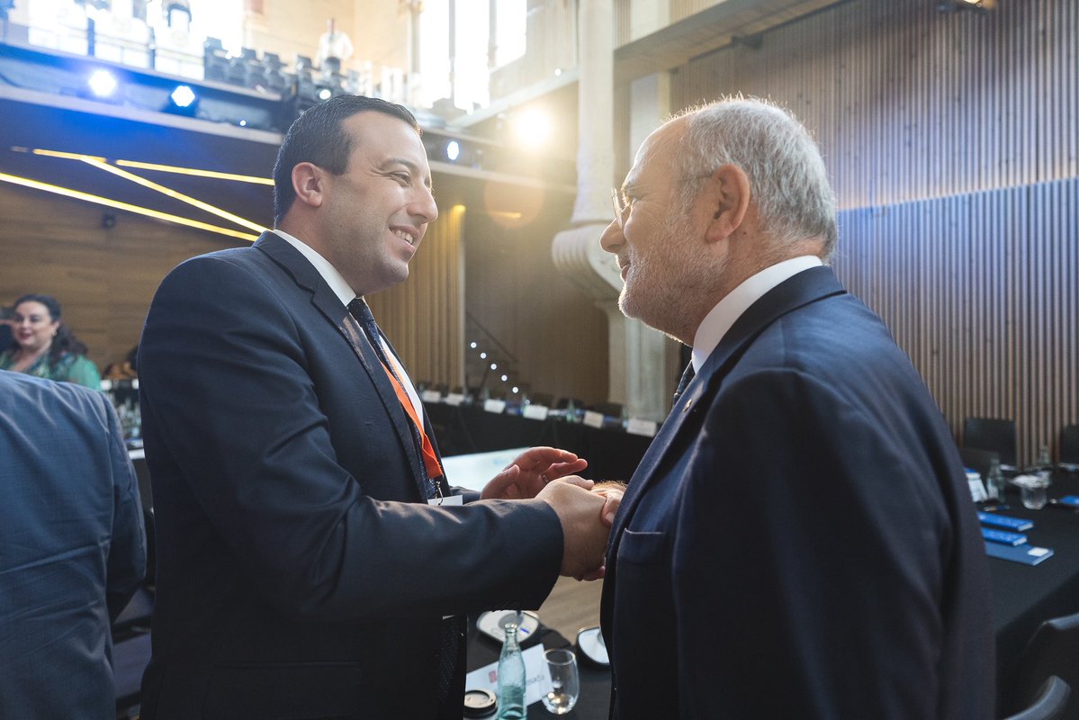 exteriorscat's tweet photo. 🌊 MedCat Days 2026

Taula rodona: «Impulsar el Pacte mitjançant el lideratge regional i l’impacte territorial».

Presidida pel conseller @jduch i amb representants d'Alexandria, Malta, Creta, Tànger-Tetuan-Al-Hoceima, Andalusia, Occitània, Illes Balears i l'Emília-Romanya. https://t.co/H6p1hbHjMm