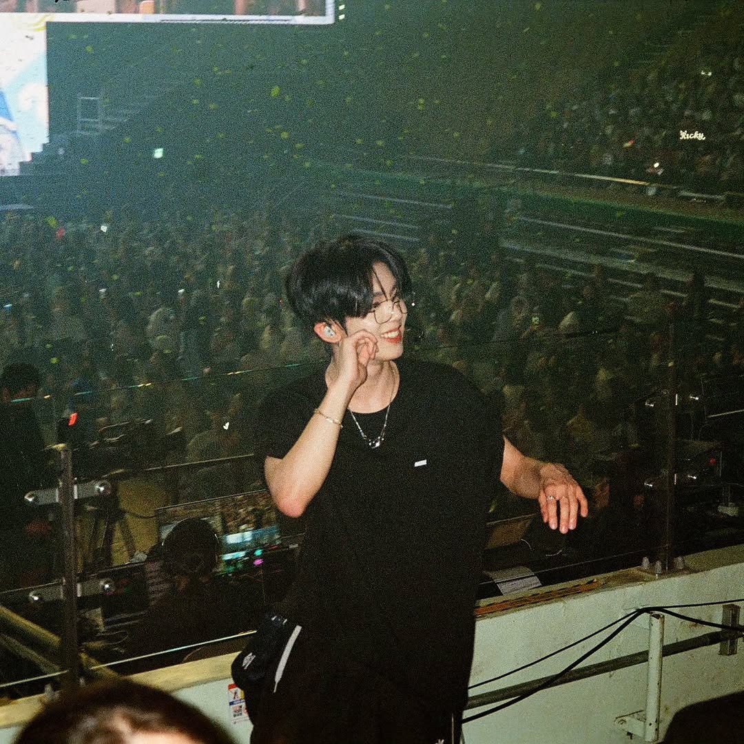 rxbbitdxsh_'s tweet photo. FD님인스타에유지니이사진예뽀니다 https://t.co/xK78qIdcw2