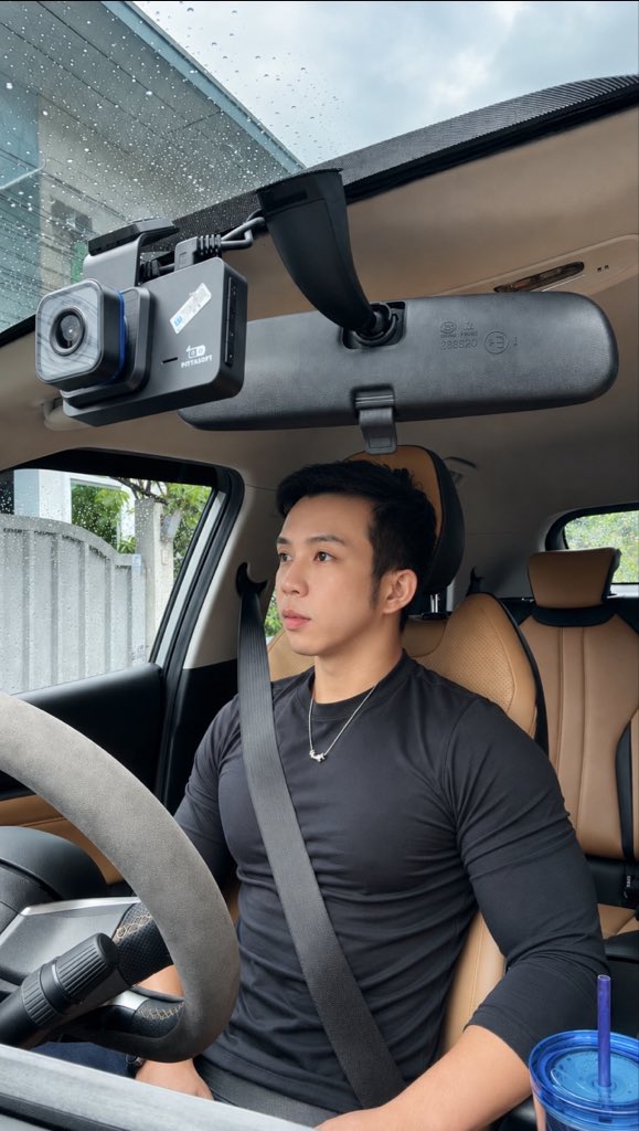 brobae10's tweet photo. Where to? https://t.co/KYE6azZ6hj