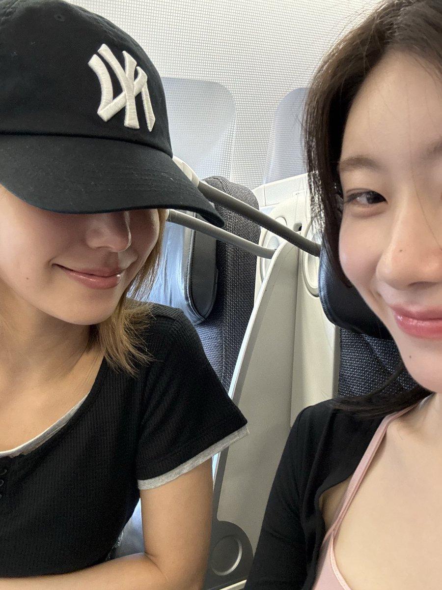 darkTohsaka's tweet photo. 260710 Chaeryeong bbl update 🤍 https://t.co/zsxrVDYaqk