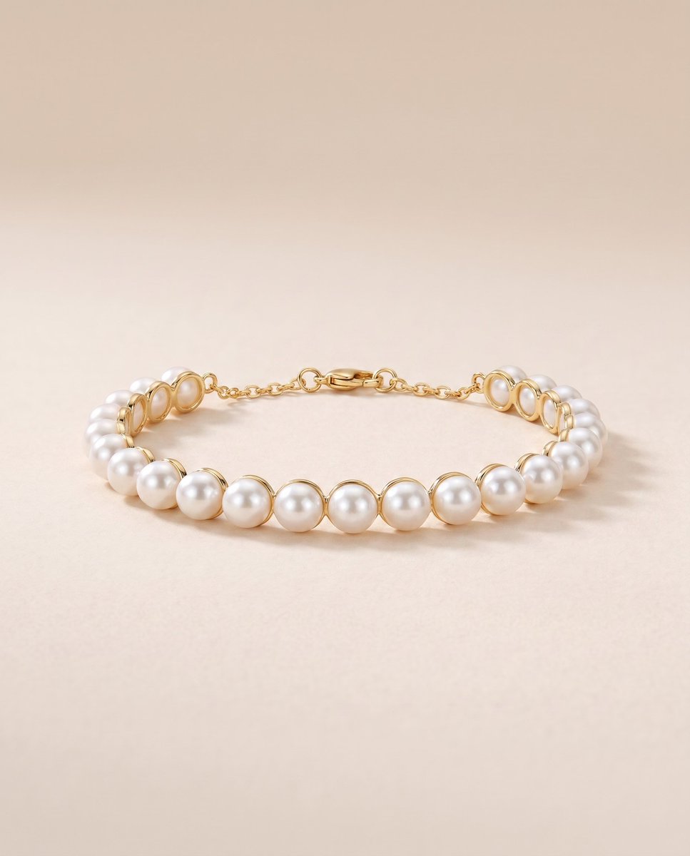 PallottaJeweler's tweet photo. Lustrous pearls meets liquid gold ✨ https://t.co/7kPn051Gks