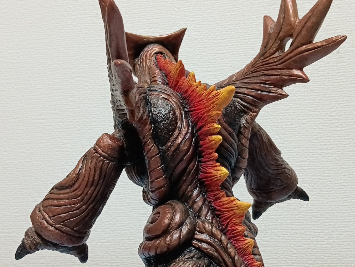 新作怪獣が遂に完成しました！ 明日の18時に投稿予定です。