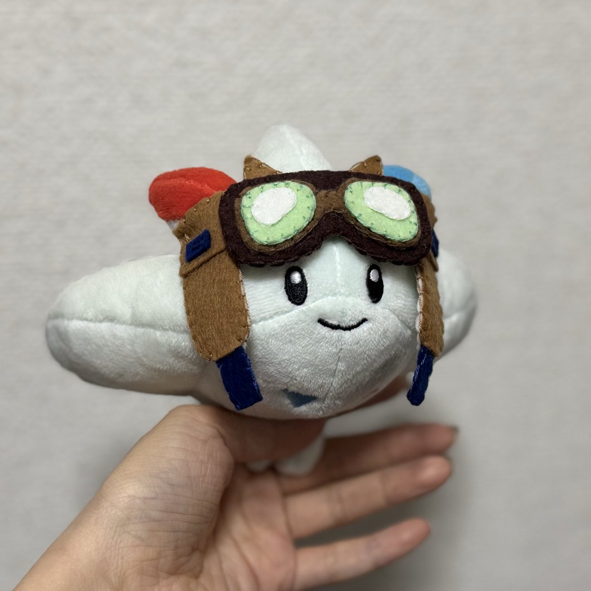yoki_togekiss's tweet photo. 久しぶりに引っ張り出してきた、やっぱり似合うわね〜🧑‍✈️✈️
#ポケモンfit 
#トゲキッス https://t.co/kc9gZcrWGP
