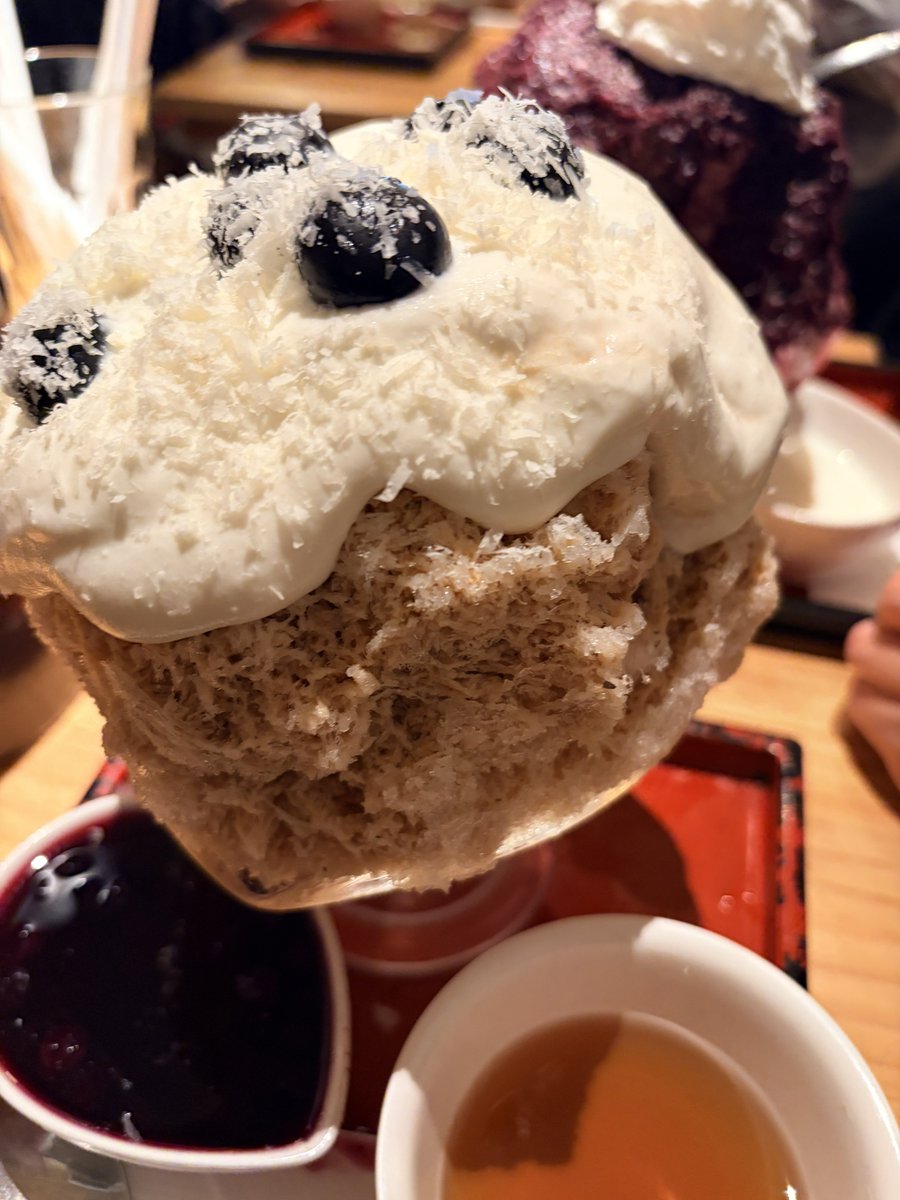 mtcurry__tm's tweet photo. 今日食べたのは1枚目の晩柑白和！
お豆腐クリームがあっさりで美味しかった〜〜でも多分私はフロマージュの方が好きだったかも。ただ今日は白和食べたかったからいいんだ！
ひみつ堂行ったときの柑橘率が最近高めかも。 https://t.co/G28cvNRj2c