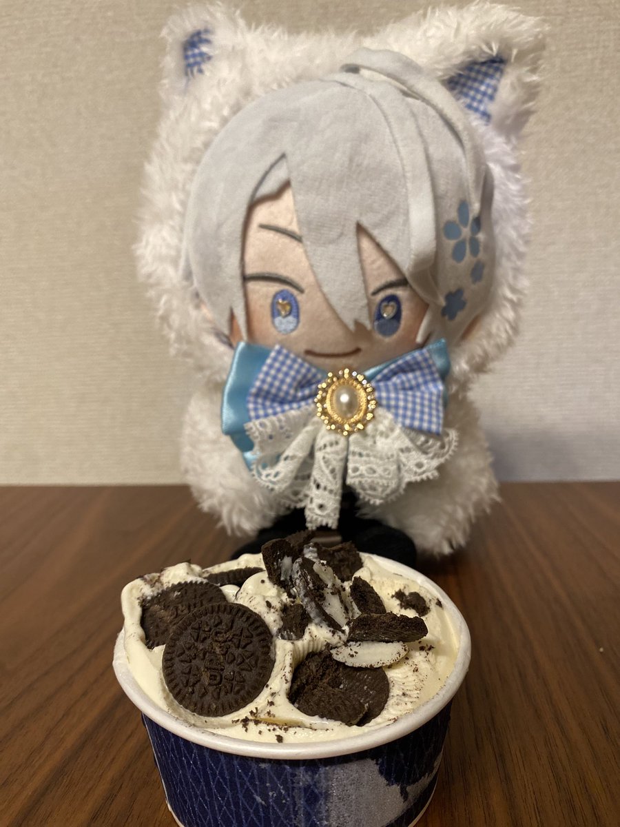 ppx226's tweet photo. マックフルーリーが食べたくて…
MOWにオレオのせて背徳🍪
今週もお疲れ様でした！ https://t.co/Zr4KFwz8lf