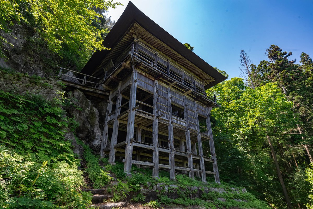 hitoritabiken's tweet photo. すんげぇ所に建っている日本遺産。
福島県左下観音！ https://t.co/OrV7VXtV1a