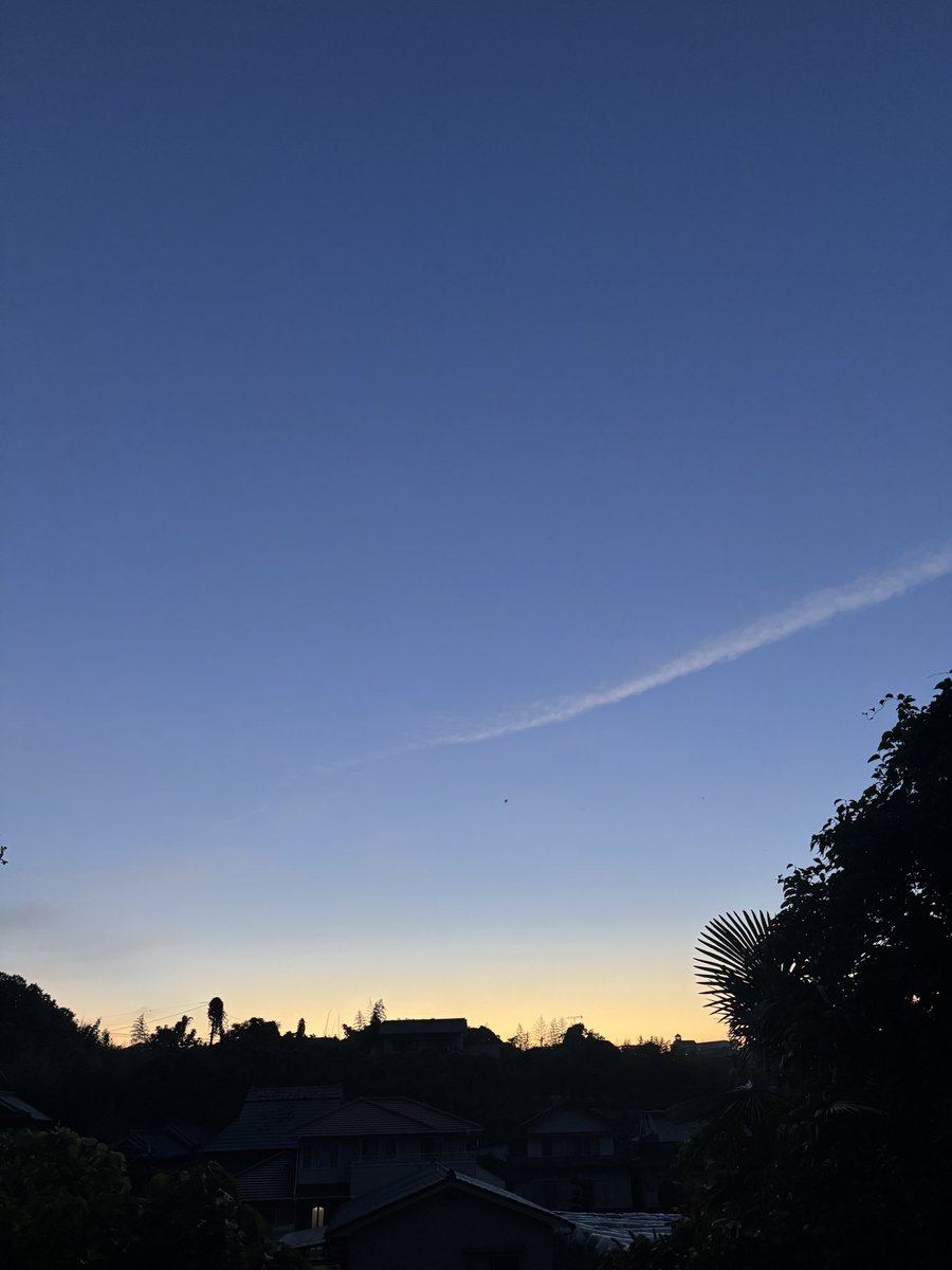 kj_bone's tweet photo. 何気ない夕暮れの稜線が好き https://t.co/EAc8OzQCxk