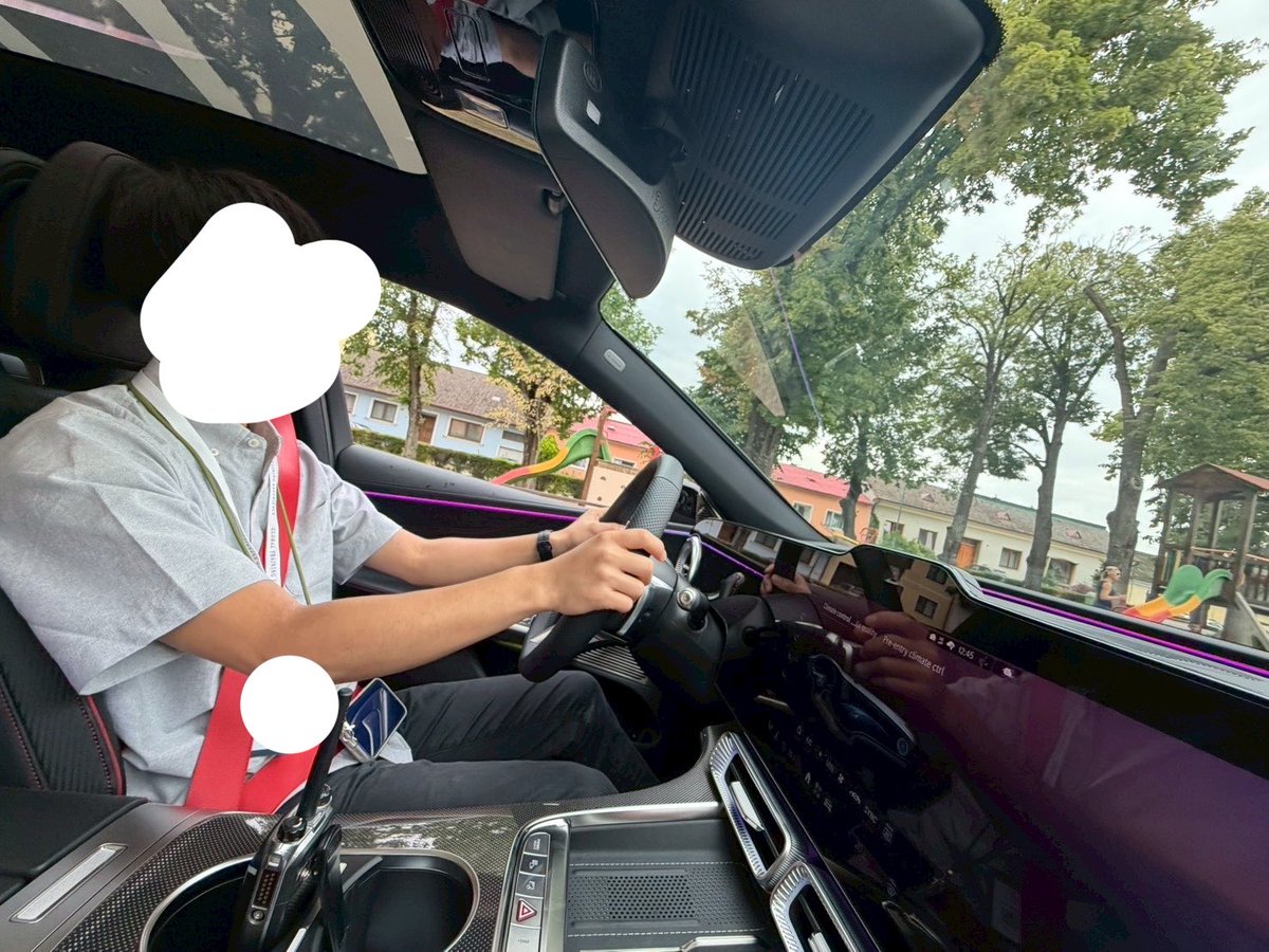 s2k_0807's tweet photo. オーストリアで運転した感じ
郊外は100キロ
高速は80or130キロ
集落は30キロ
って感じで日本じゃ考えられない速度で走れて海外感じた🇦🇹 https://t.co/n4tl3Gr2GX