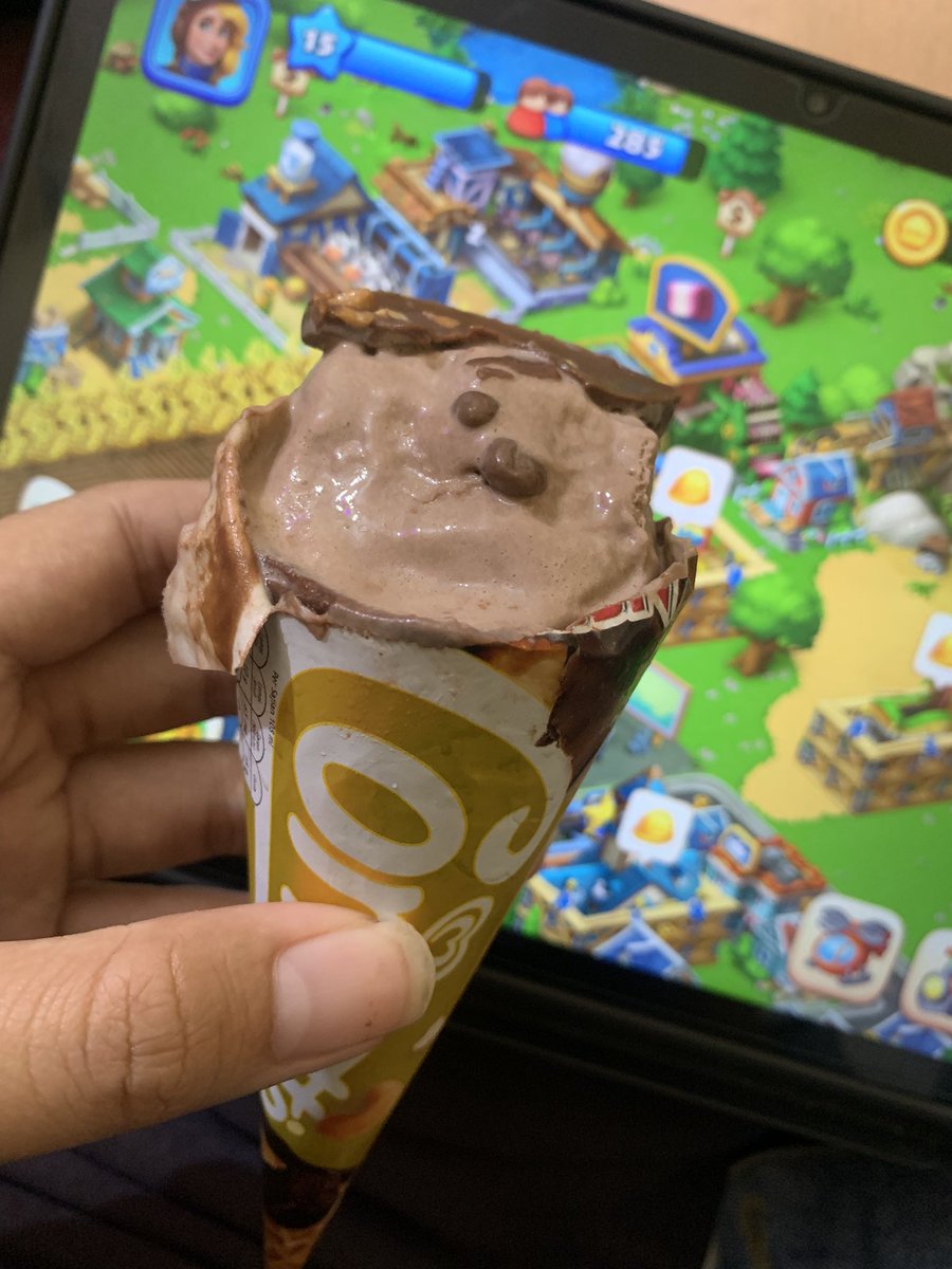 icevemberrr's tweet photo. Mam ice cream sambil bangun kota https://t.co/ztXYBksSNV