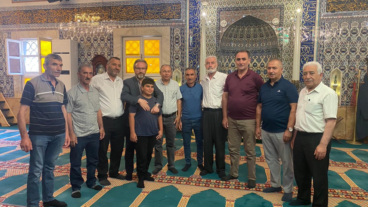 engindalbasti's tweet photo. Bugün Cuma Namazımızı Başak Mahallemizde bulunan Hacı Galip Hasan Kuşçu Tevhid Camii’nde teşkilatımızla birlikte eda ettik.Rabbim ibadetlerimizi kabul eylesin. https://t.co/oXzsLbmcyv