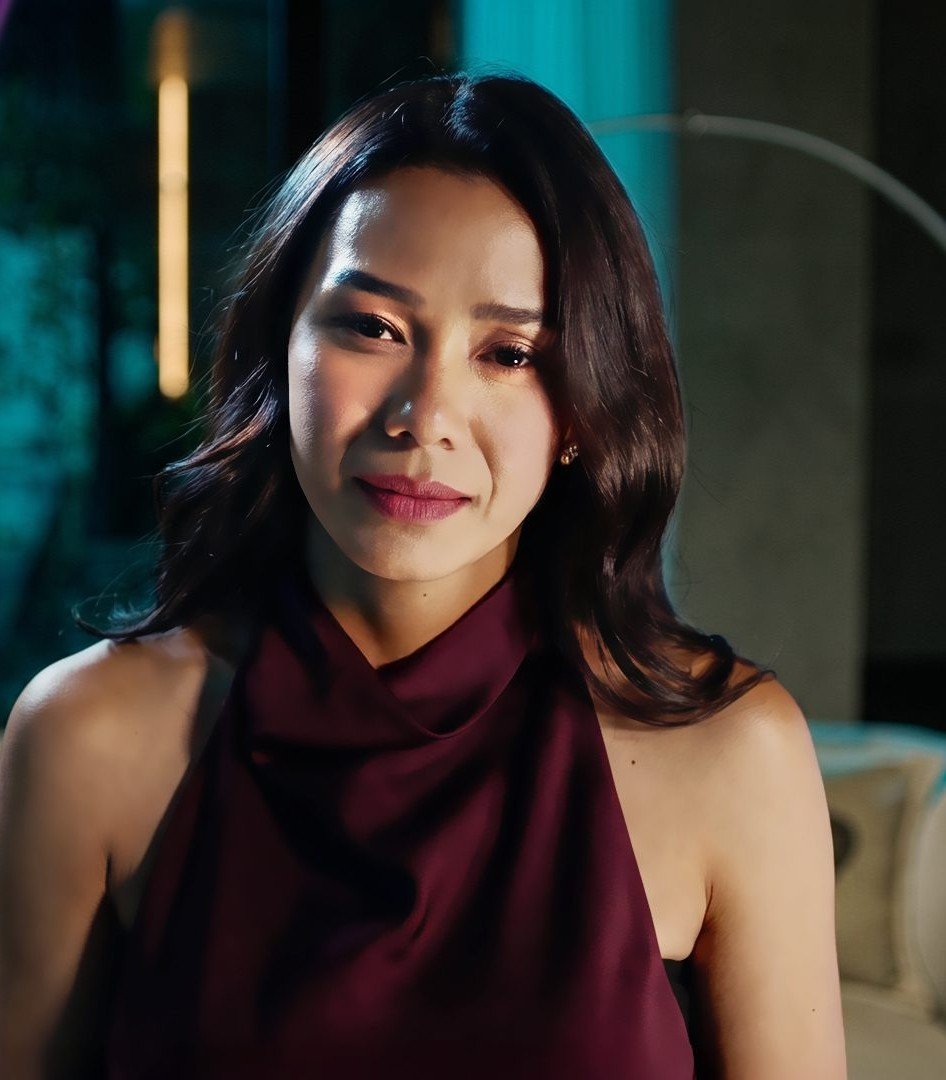 CenayangFilm's tweet photo. Baru kelar nonton 2 episode pertama series barunya Vidio yang judulnya Manis di Bibir.

Sungguh dahsyat memang pesona Adinia Wirasti 👏🏻 

Buat yang doyan genre drama, ini dramanya mentok puolll. Seru bet langsung galau mau lanjut nonton pake express apa engga 😂 https://t.co/Nuduk1AaXg