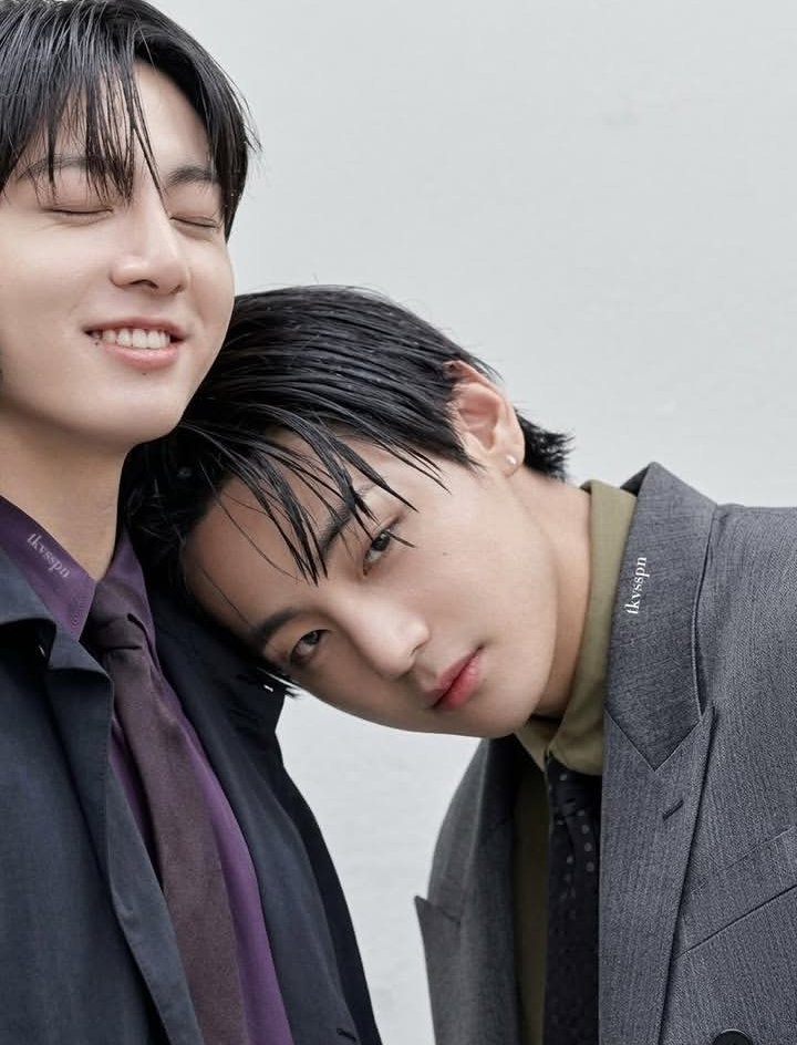 mnidayakook07's tweet photo. @vhyungiekim Jungkook always closes his eyes when he's with Tae https://t.co/ovt9tPi2aA