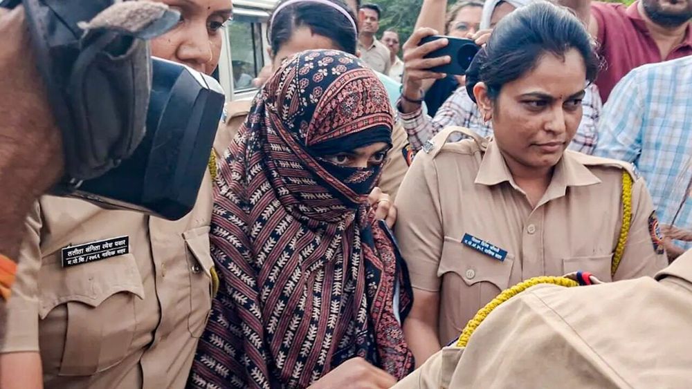 AskAnshul's tweet photo. A Maharashtra court granted bail to former TCS employee Nida Khan, citing her pregnancy and observing that "no one should be born in prison," while comparing the situation to the birth of Lord Krishna in captivity.

Nida should celebrate that the judge didn't ask her to write an essay on Lord Krishna as a condition for bail.