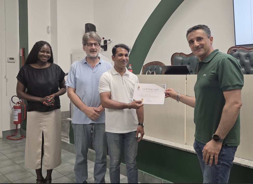 FilcaRoma's tweet photo. Inclusione e sicurezza: si è concluso il Corso di italiano promosso da Anolf, Cisl e Filca. Capobianco: "In #edilizia gli #stranieri superano il 50%. Da anni siamo impegnati in attività di integrazione e sostegno, sia per gli addetti che per i familiari".
https://t.co/6GxkhgH00U https://t.co/lISG8aQQjh