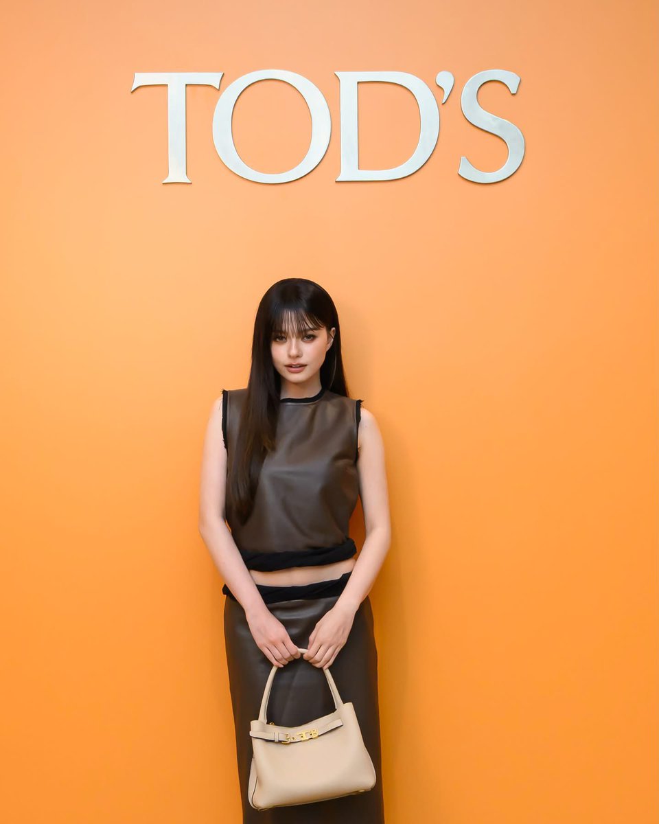 gangwayth's tweet photo. #GangwayNews พาส่องสาว เบคกี้-รีเบคก้า ร่วมเฉลิมฉลองการเปิดตัว Tod’s แฟล็กชิปบูติกแห่งใหม่ ณ ห้างสรรพสินค้า Takashimaya Shopping Centre บนถนน Orchard ประเทศสิงคโปร์

REBECCA X TODS SG
#BeckyxTodsSingapore
#Beckysangels
#Tods https://t.co/zPJMy4HXVM