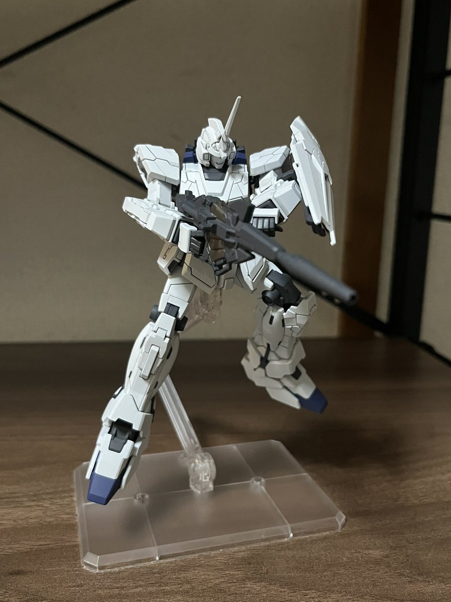 hoffmanman's tweet photo. フェネクスの練習兼ねて全塗装で作ったけど、真っ白だからそんなに変わった感無し https://t.co/UrbvZg5afl