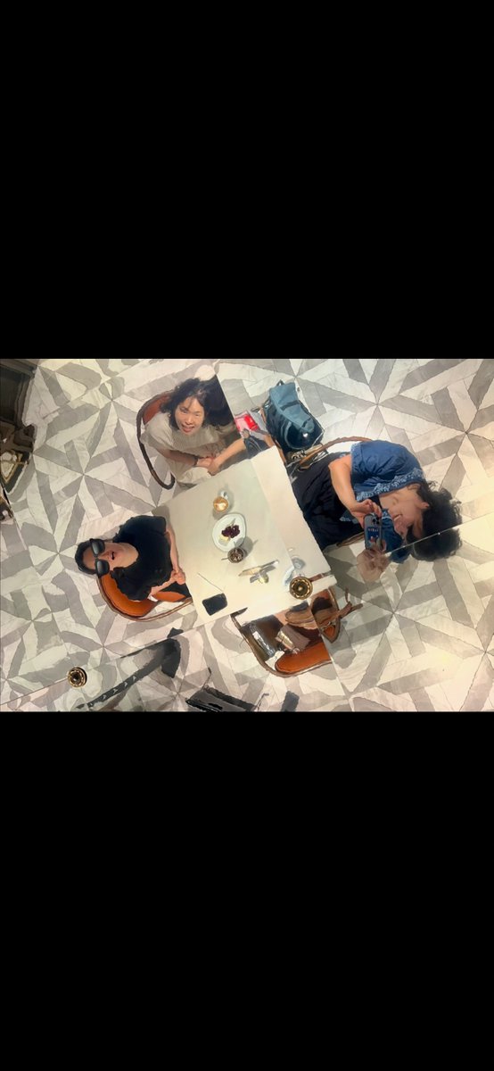 bluedotprayer's tweet photo. 햇살이 내리고 비가 뜨는ㅎㅎ 신기방기한 날들속에서 일상을 창의적으로 채워보기 위하여!😎🥂✨ https://t.co/lX99YyjN9W