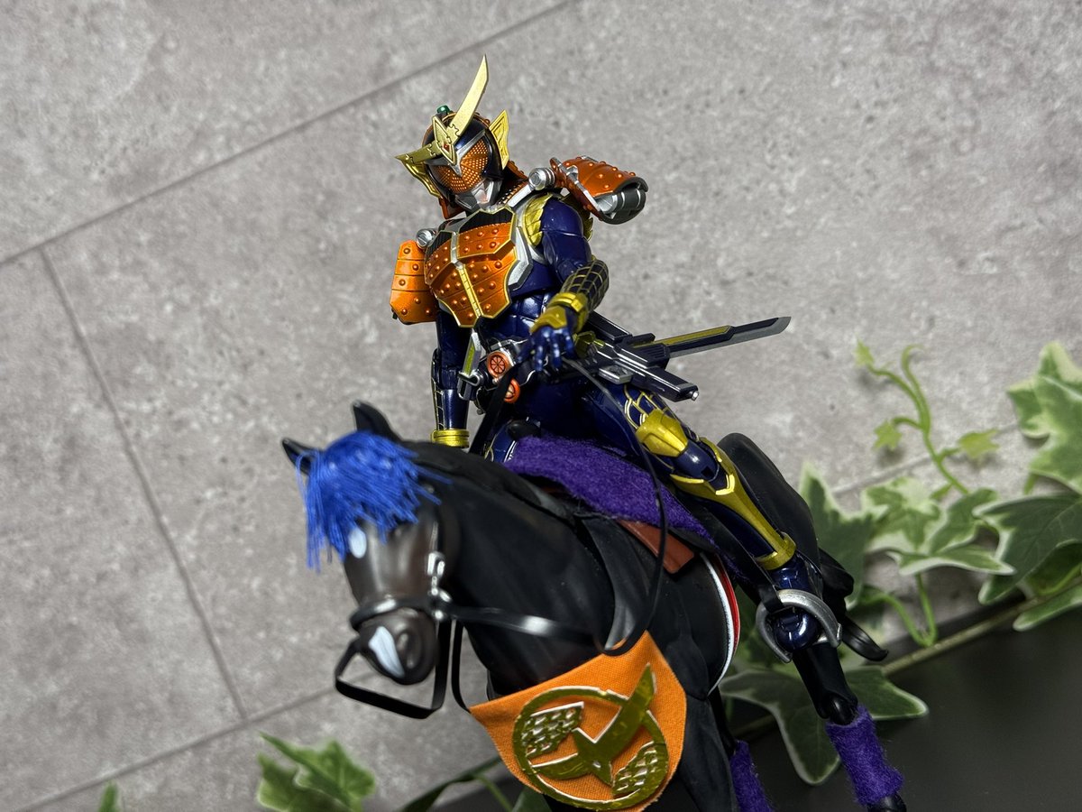 Gaim_1006's tweet photo. 1話冒頭のシーンで鎧武が乗馬してた馬を作ってみました🐴

#仮面ライダー #仮面ライダー鎧武 #鎧武 #ニヴルヘイム・ウォー作品化希望 #メロンの君部屋 https://t.co/3TwpQ7tEBK