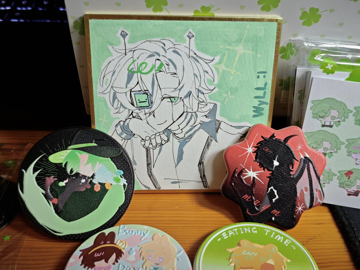 lunatic1157318's tweet photo. ahhhhhhhhh my friend @Soaery177 send me these i am soooooooooo happyyyyy https://t.co/uvEJPhRXVq