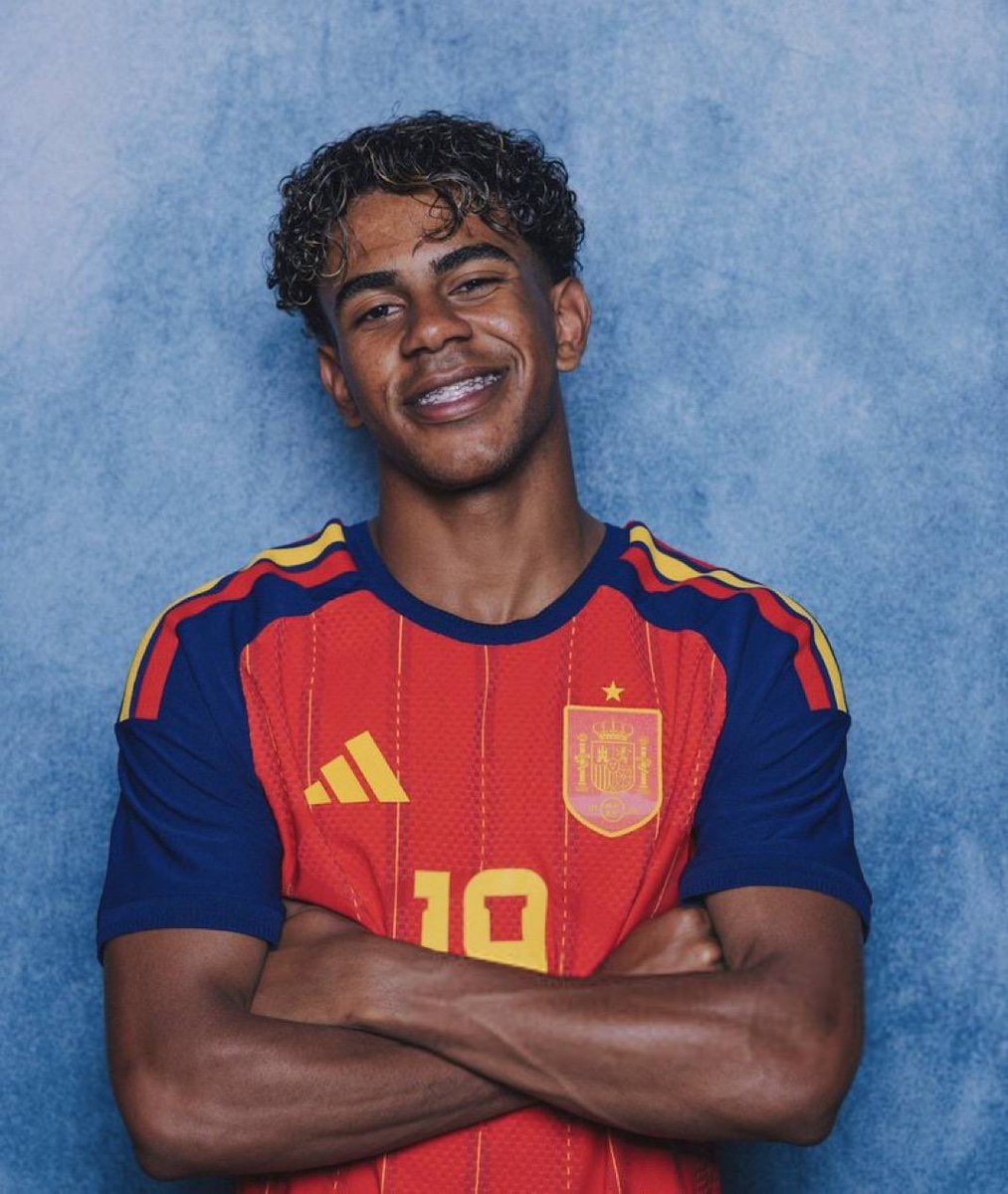 ExtraTime1234's tweet photo. 🚨 𝗥𝗘𝗠𝗜𝗡𝗗𝗘𝗥: Lamine Yamal can reach the World Cup Semi-Final at age 18 tonight! https://t.co/FAiNUVEnO9