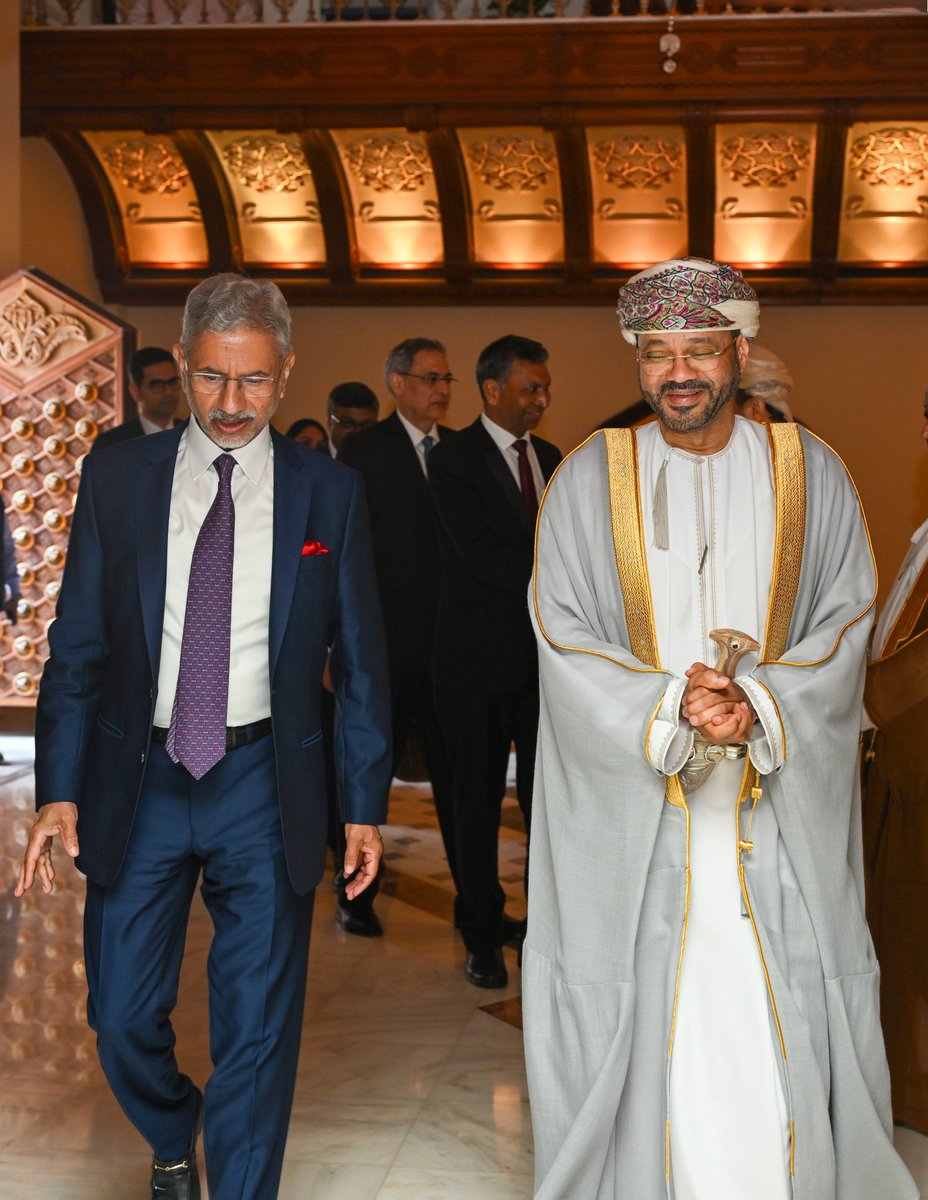DrSJaishankar's tweet photo. Delighted to meet Omani FM @badralbusaidi in Muscat today, and hold discussions on various facets of our cooperation. 

Focused on trade, investments, connectivity, maritime, technology, defence and cyber & AI domains. 

Had a comprehensive exchange of views on developments in the Gulf, and efforts to ensure peace and stability. 

Our discussions reflected the trust and strength of our Strategic Partnership.

🇮🇳 🇴🇲