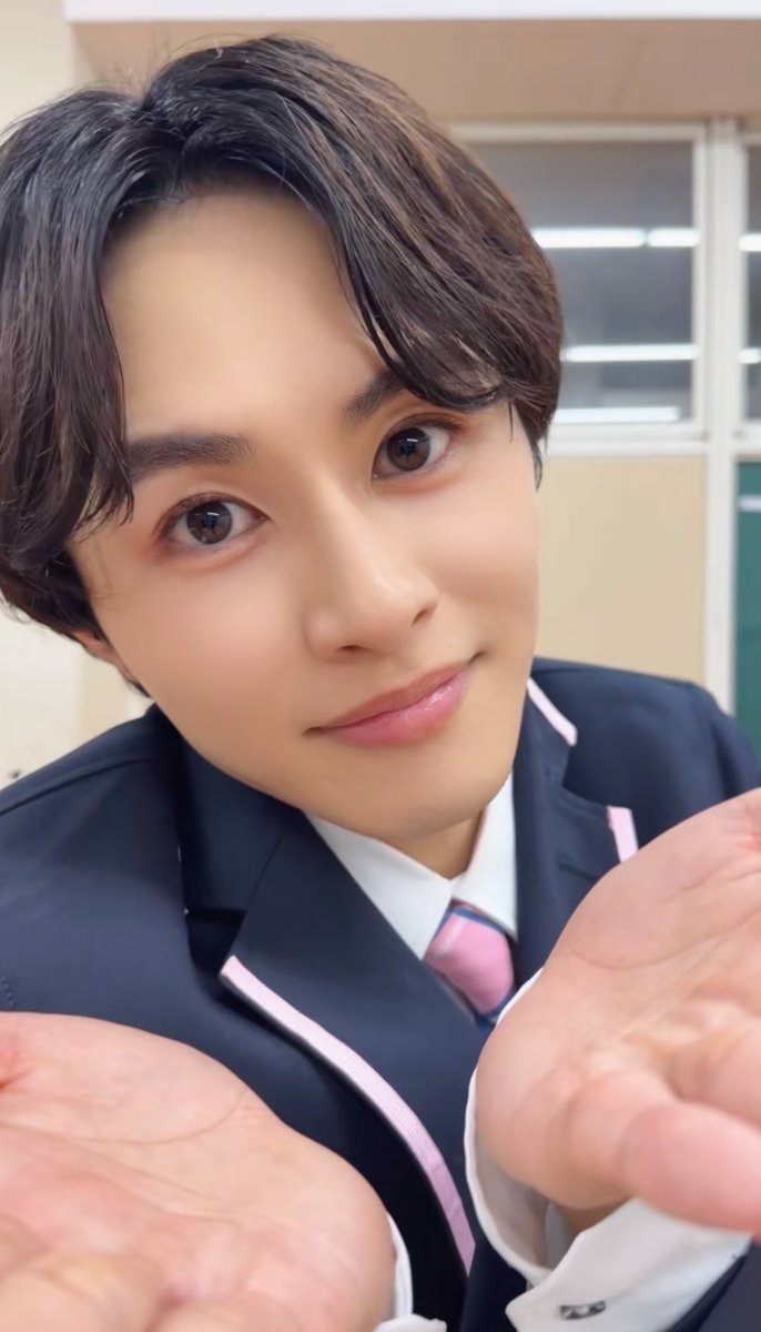 w_kmsg0423's tweet photo. うぅ、可愛すぎて泣いた
ドアップも可愛いきゅるきゅるで可愛いとんでもなく超可愛い😭💚

https://t.co/yGzSyaPwHS https://t.co/RwN631T580