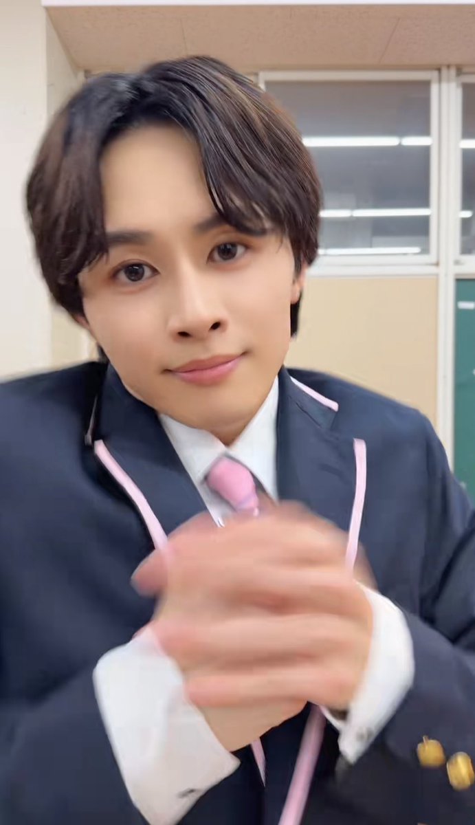 w_kmsg0423's tweet photo. うぅ、可愛すぎて泣いた
ドアップも可愛いきゅるきゅるで可愛いとんでもなく超可愛い😭💚

https://t.co/yGzSyaPwHS https://t.co/RwN631T580