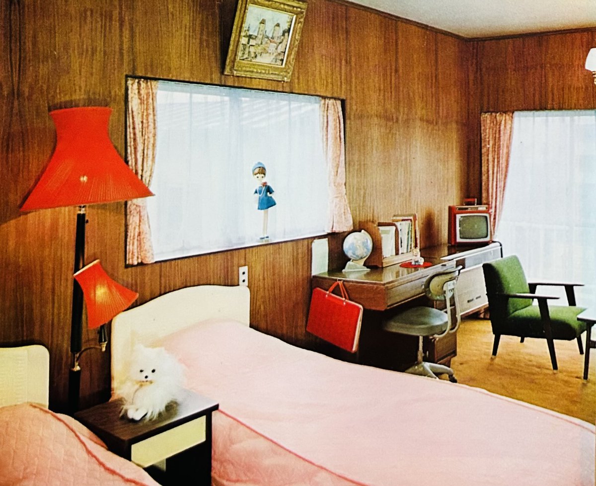 icjk2019's tweet photo. プールと女中部屋のある豪邸(1967) https://t.co/sBvPM7zddg