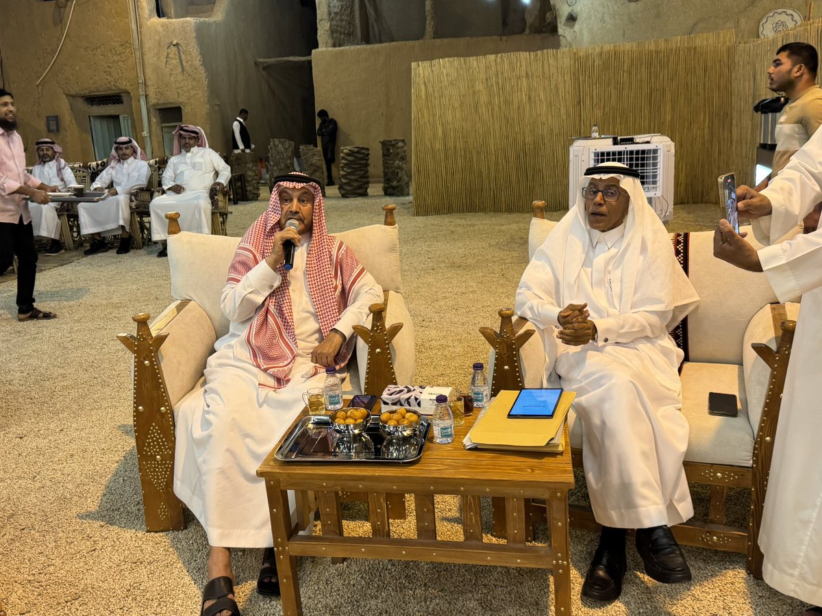 MHumaidhi's tweet photo. في مساء الجمعة اقيم حوارًا ثقافيًا حول تمكين المجتمع لأمانة منطقة الرياض باستضافة ورعاية من
 "ديوانية المنيع" بالقصب التراثية ...
#صحيفة_الجزيرة 
https://t.co/jH1bcuAVaD https://t.co/TaAxMgIRKc