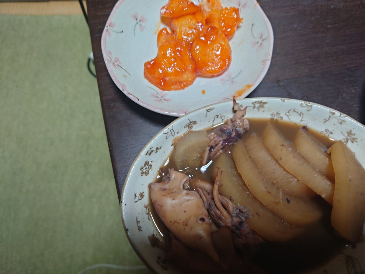 cy_lind's tweet photo. エビチリとイカ大根を追加…肉系のおつまみからあっさり系にシフトしているだと…！？馬鹿な！？ https://t.co/Bug4EmixQm