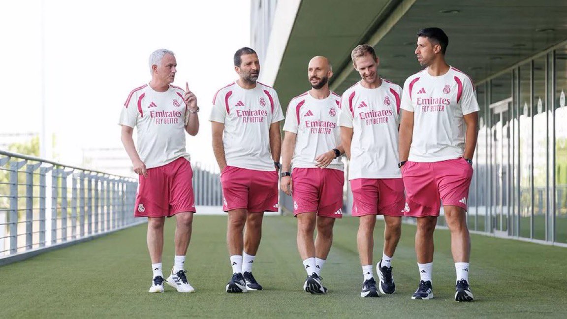 pablonost's tweet photo. Defenderé a estos señores aunque nos eliminen en febrero en octavos y vayamos decimoséptimos en abril. https://t.co/RFsyoBY2T8