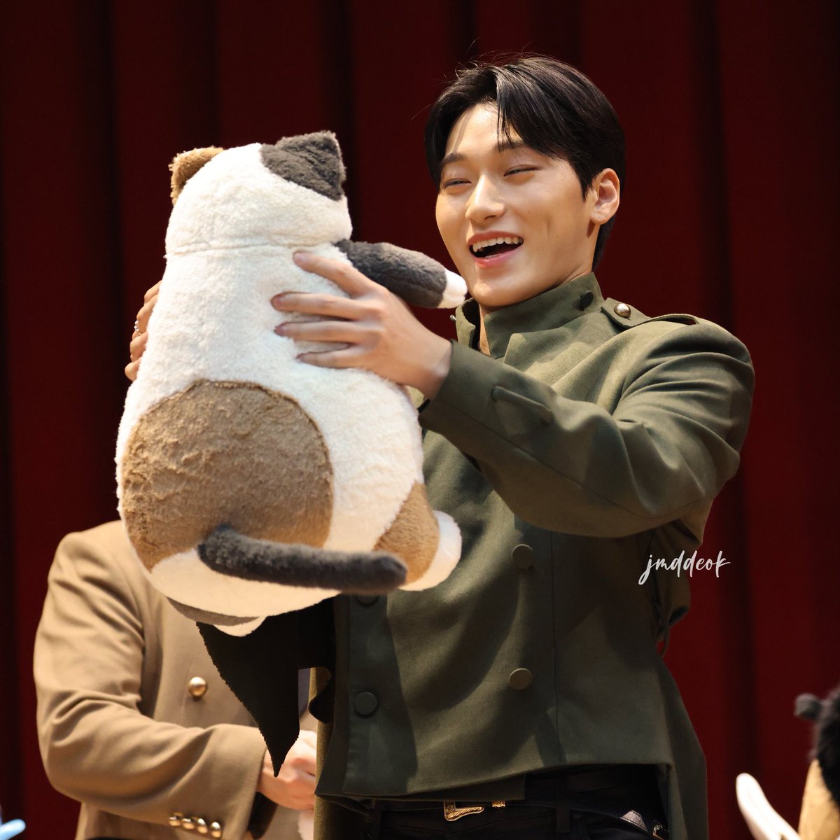 __n228's tweet photo. サン誕生日おめでとう！！
#천년동안_함께할_산이_생일축하해
#UltimateBiasChoiSan
#에이티즈 #ATEEZ #산 #SAN https://t.co/0J5CNmzvLK