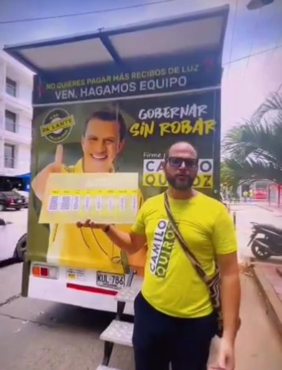 ElpensadorVpar's tweet photo. @danieldazada @ValleduparCity @JACOBOSOLANOC @AntonioSanguino @lasillavacia @RadioGuatapuri @El_Pilon @RTANoticias @ElMonoMartinez_ Te tiene loco  Ernesto muchacho!

Ahí está tu jefe @camiloquirozh , lo salaste 😂 y esta vez está más salado por ti! 

Vaya a trabajar en el @ESEHospitalRos1 estas de corbata 👔 allá! @CGR_Colombia bb https://t.co/eCOg8WknyE