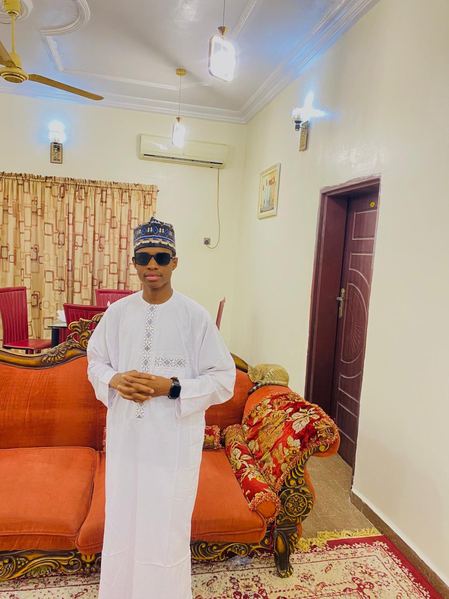 Dramendra_17's tweet photo. I dressed like person wey get serious plans... Allah know say na just mosque I dey go 😂🤍 
Happy Jumu'ah 🕋🤍 https://t.co/aCGCsQtCSR