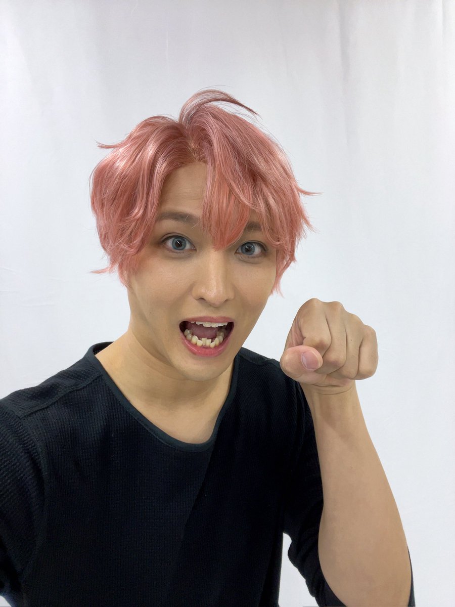 1227Shu's tweet photo. 舞台うらみちお兄さん３日目終了しました😊

カーテンコールの挨拶もさせていただきありがとうございます♪

明日も猫田でBAR CATKICKに居るので寄ってくださいね🐈‍⬛

カッペリーニも振り付け練習で待ってます💋

#舞台うらみち
#うらみちお兄さん
#カッペリーニ https://t.co/5KnPsMR3Gw