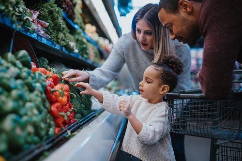 PIVOTALSteps's tweet photo. Money can be a difficult conversation, especially if parents don’t feel totally comfortable with the topic themselves. But Jennifer Seitz, director of education at Greenlight, a family personal finance app, said that’s starting to c https://t.co/uN3YoS2wPV https://t.co/9ZCvM2wxn5