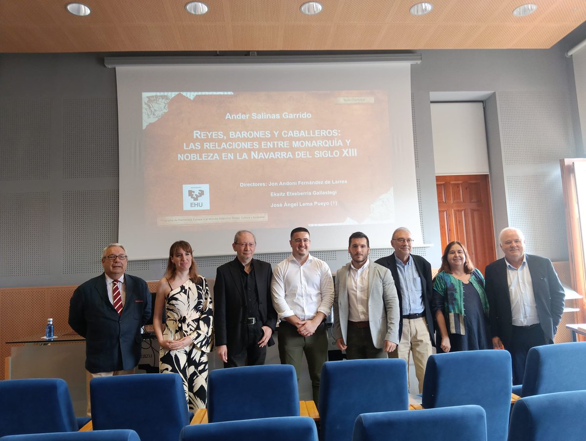 Ander_SaGa's tweet photo. El pasado viernes, 3 de julio, defendí mi tesis doctoral titulada "Reyes, barones y caballeros: las relaciones entre monarquía y nobleza en la Navarra del siglo XIII". Dirigida por los profesores Jon Andoni Fernández de Larrea, Ekaitz Etxeberria y José Ángel Lema. https://t.co/DZ1PzUGnJH