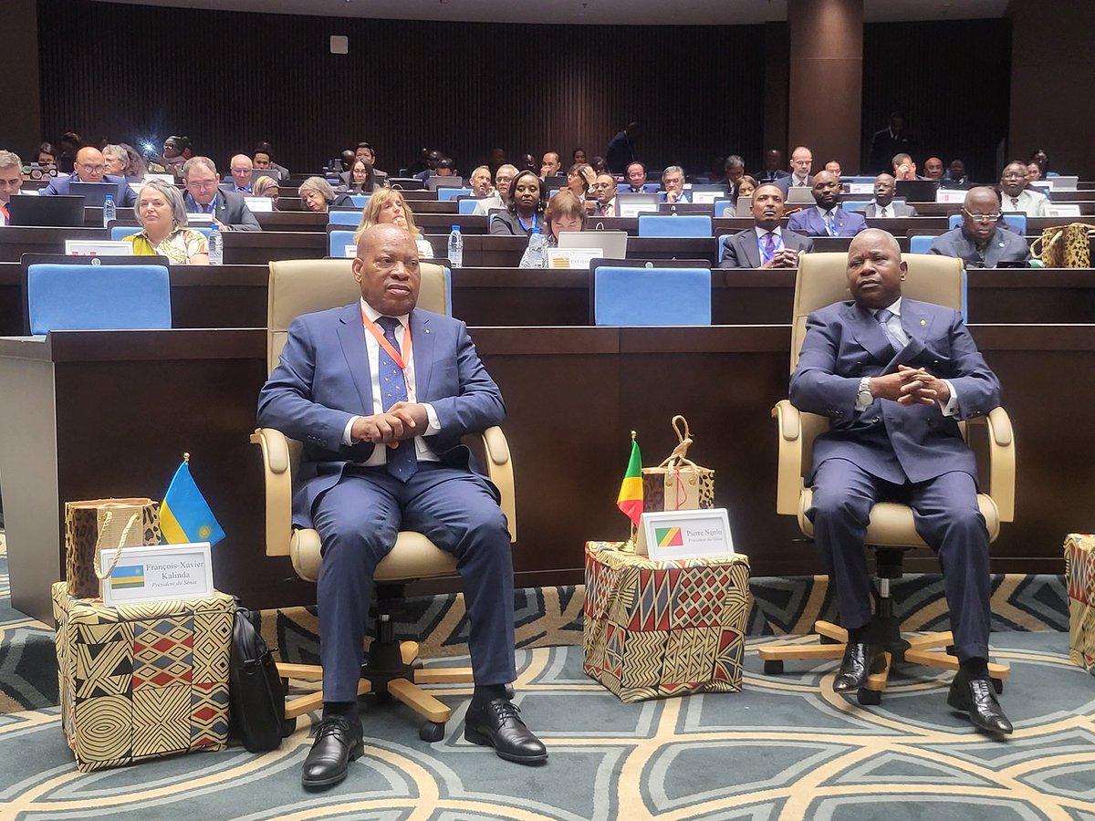 rbarwanda's tweet photo. Perezida wa Sena, Dr. François-Xavier Kalinda, ari i Yaoundé muri Cameroun aho yitabiriye Inama y’Inteko y’Ibihugu bikoresha Ururimi rw’Igifaransa (APF), iteganyijwe tariki 10-11 Nyakanga 2026.

Mu ngingo zizaganirwaho harimo imikoranire hagati y’ibihugu no kubaha ubusugire bwabyo, ibibazo by’ihindagurika ry’ibihe n’iterambere.

Ku ruhande rw'iyi nama hanabaye Ihuriro ry’Urubyiruko rwo muri APF aho ba Perezida b’Inteko baganiriye na rwo ku bikoma mu nkokora iterambere ryarwo muri iki gihe n’uko zashakirwa ibisubizo hagamijwe kubaka ahazaza heza. #RBAAmakuru