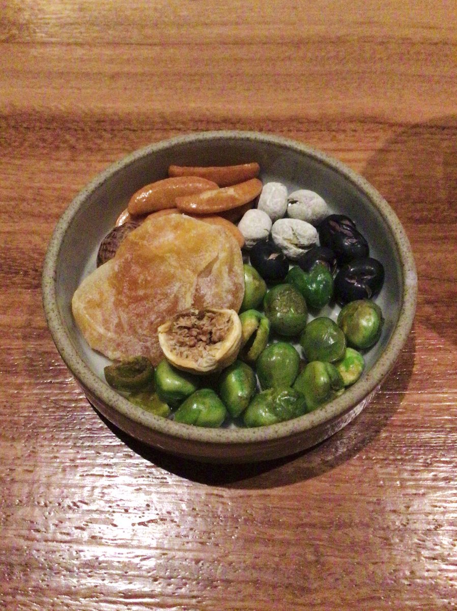 bacanal14's tweet photo. 蝦夷鹿のボロネーゼ リガトーニ、バターチキンカレーも食べた。ここの食事系を食べてみたかった。想像通りすごく美味しかったー。蝦夷鹿、牛肉よりあっさりしていて、少しかために茹でられたリガトーニも美味。カレーはまろやかで、辛さやさしめ。チキンたくさん入っていて美味しい。 https://t.co/VAy7fHmOco