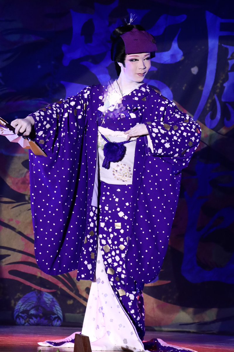 ri11ma22's tweet photo. 2026.07.07    夜の部🌙

　　💫🎋紫鳳花道誕生日公演🎋💫

      🪭✨✨二部舞踊ショー✨✨🪭

凛々しくて綺麗✨

#御老公の湯境店
#なごみ座
#劇団美鳳　#紫鳳花道 花形㊗️ https://t.co/U9q1WiUY4J