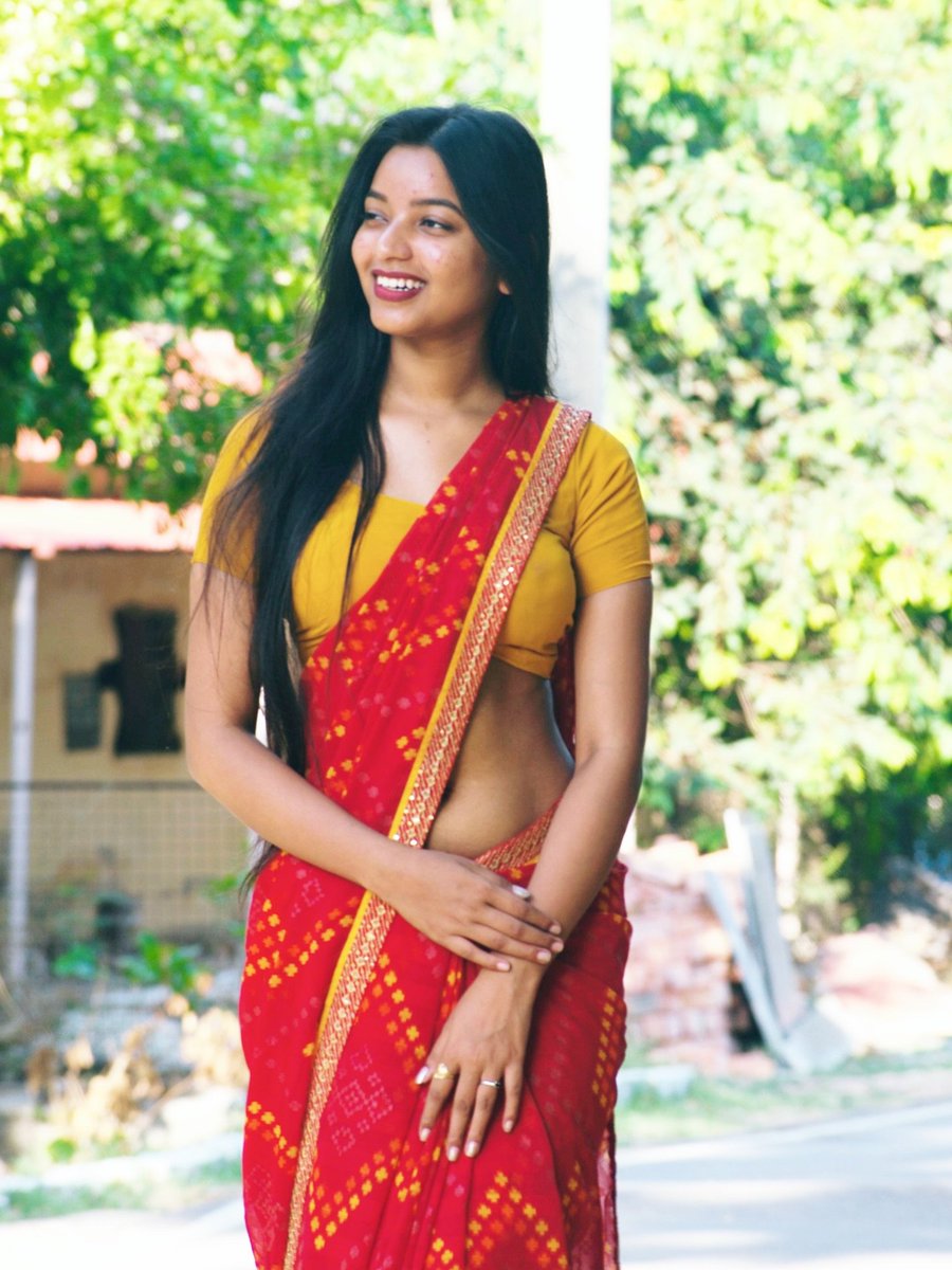 malz_stan's tweet photo. Cute girl in saree🌹🌹🌹. https://t.co/IgeU7aZv11