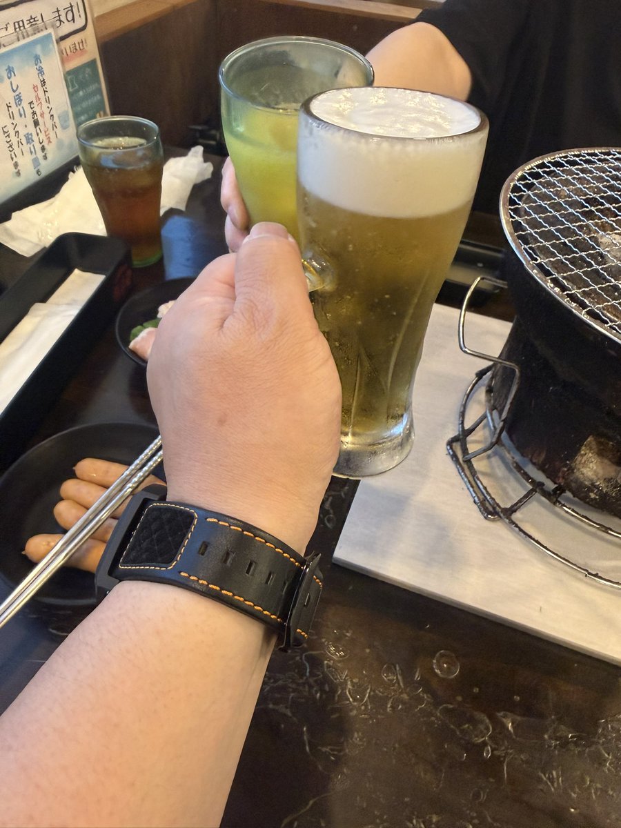 HideRoom4's tweet photo. 焼肉でカンパーイ🍻✨ https://t.co/ImjQi7BjSA