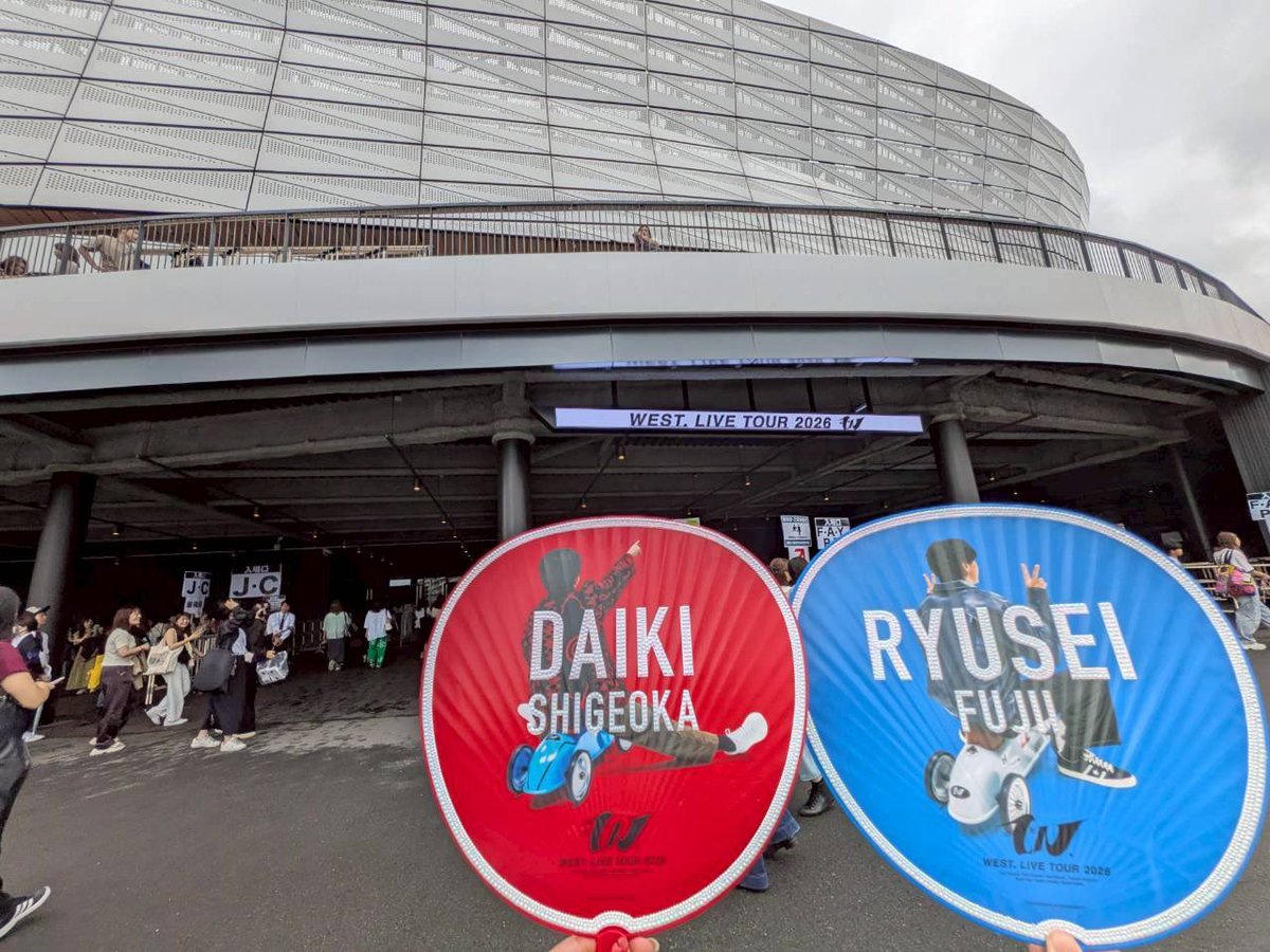 _3_occaygs's tweet photo. 今更ながら唯一無二とっても楽しかったです🌈素敵な思い出が沢山できたツアーでした🎁 https://t.co/rMY5zGtC60