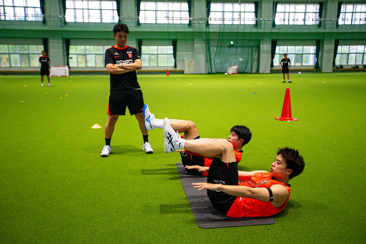 2021-2022シーズン　浦和レッズ　トレーニングジャージ 2021-2022シーズン 浦和レッズ トレーニングジャージ 2021-2022