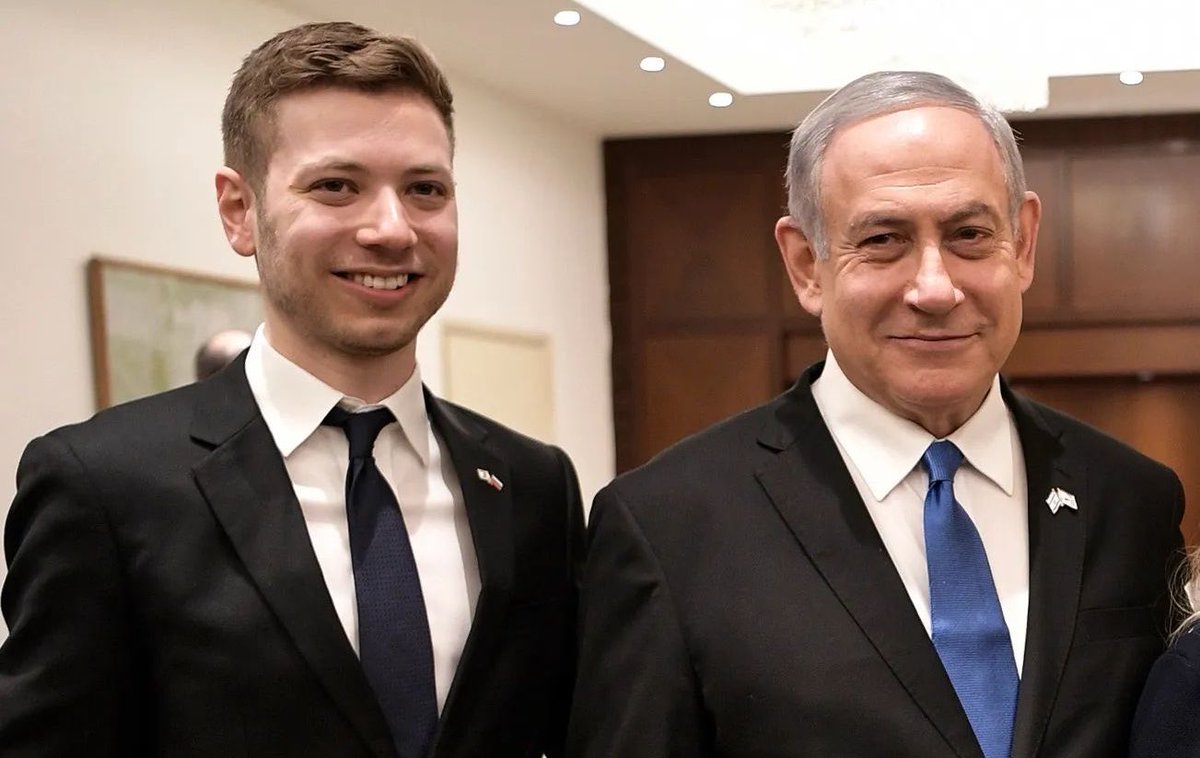 GlobeEyeNews's tweet photo. Yair Netanyahu the son of Benjamin Netanyahu has changed his name to Yonatan Hon. https://t.co/M0fU6ZyjVg