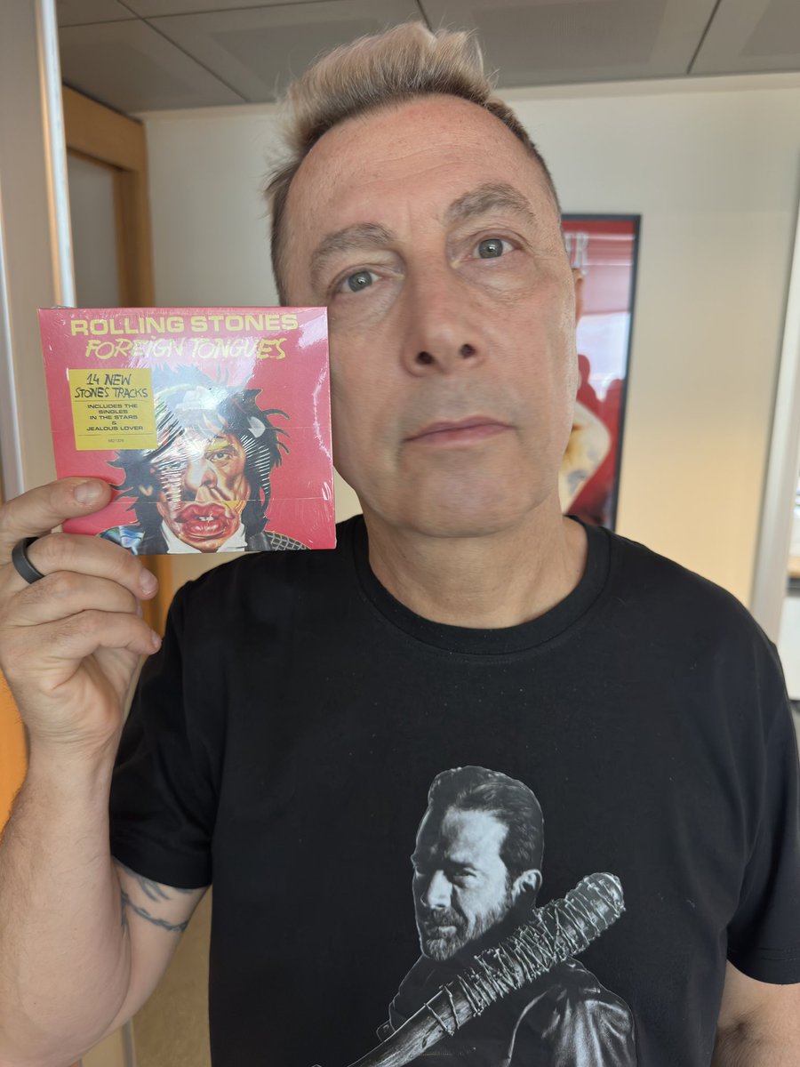 VIRGINRINGO's tweet photo. Ore 14 parte #Revolver su @VirginRadioIT e tributeremo il nostro nuovo #Rockambassador il grande @MickJagger dei @RollingStones e poi in diretta altre sorprese…. Non perdetevi l’intervista fatta da @paolamaugeri su https://t.co/fbmx5xQBYK @RevolverShow #Diretta #rockshow #Mickjagger #Djringo #Virginradioitaly #Rollingstones 🎧🤘🏻