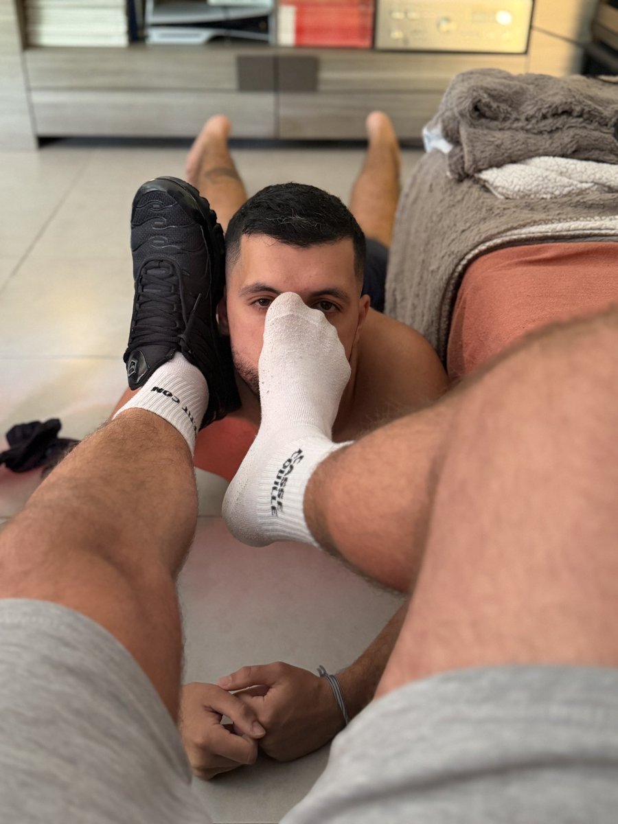 FuturDaddyx's tweet photo. Best place 🐶

https://t.co/DM8PsmtBjN https://t.co/8LX1naF725