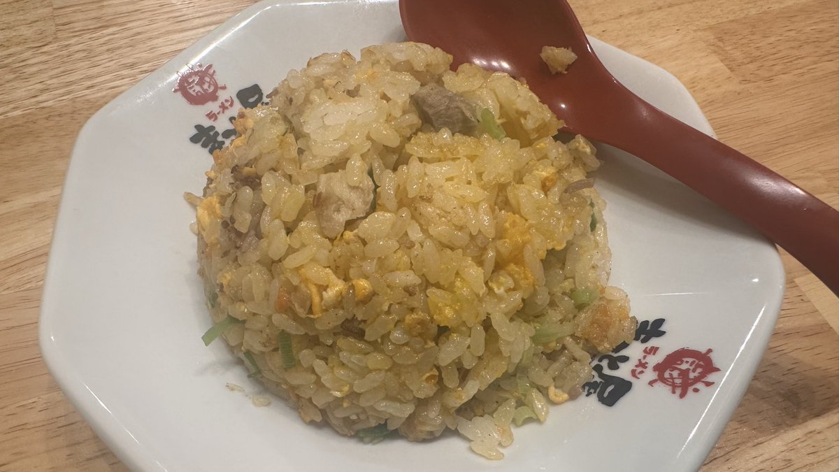 Teisanma's tweet photo. 職場のメンツでラーメン🍜♪٩( ᐛ )و https://t.co/Ui9F1PjOh3